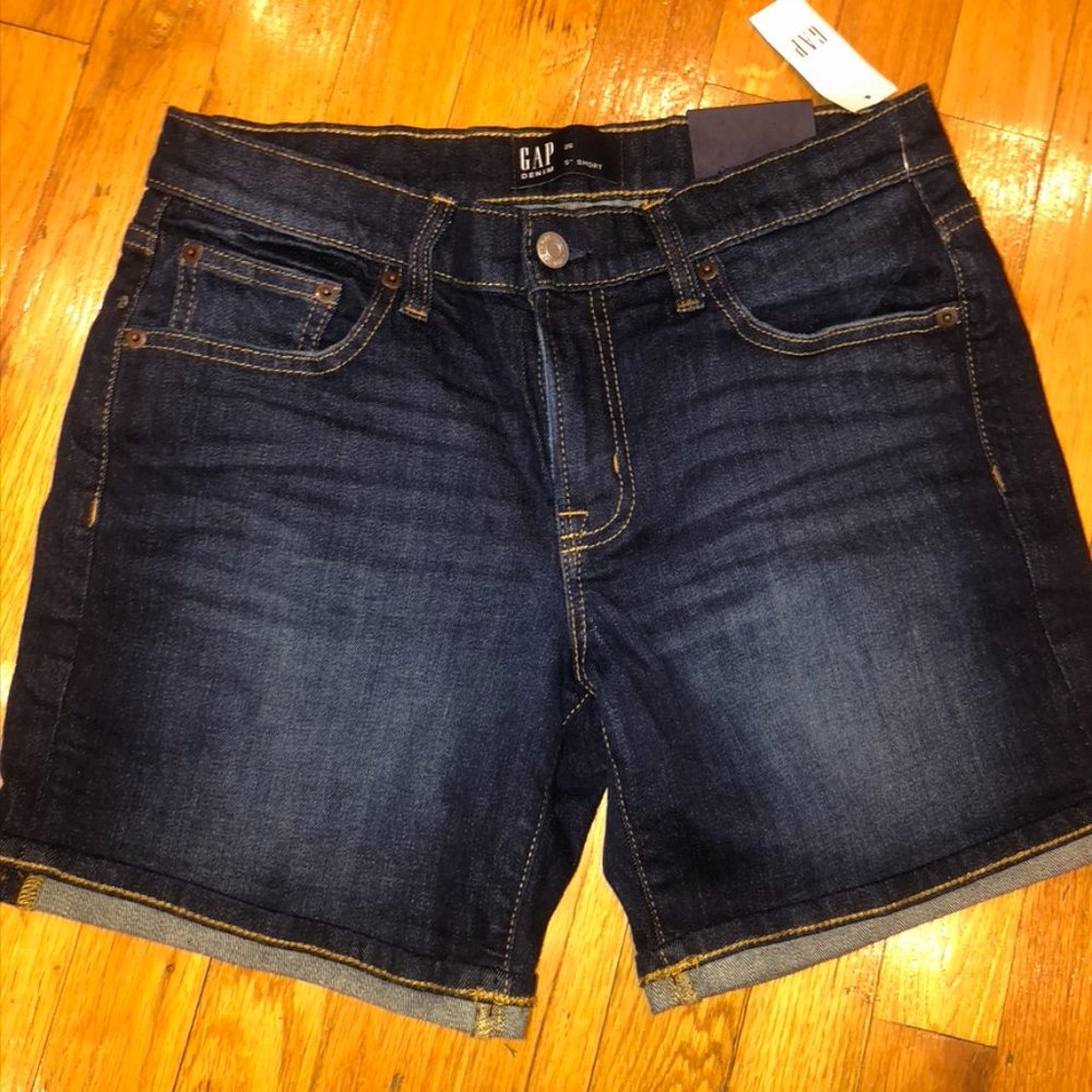 Gap Mid Rise 5" Denim Shorts Size 2/26 *NWT*